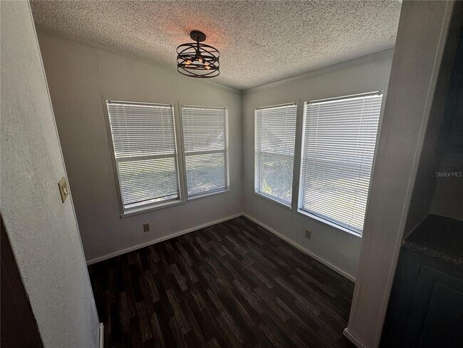 Building Photo - 1827 Leesburg Blvd