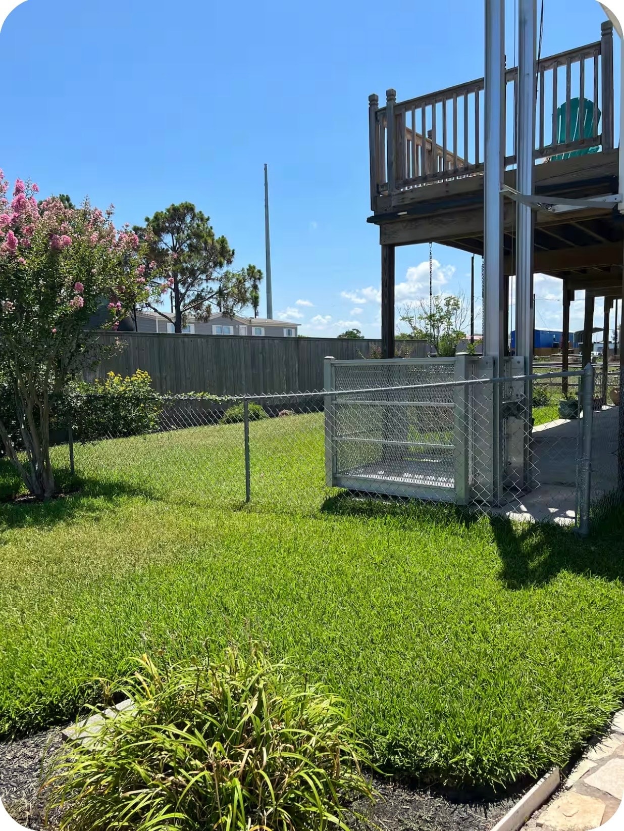 Building Photo - 402 14th St