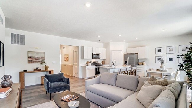 Building Photo - 406 Emily Dr