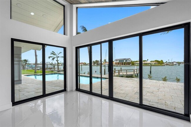 Building Photo - 520 115th Ave