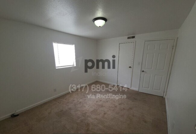Building Photo - 1311 E 11th St