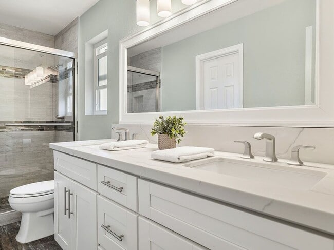 Building Photo - 1141 Stanford Ave