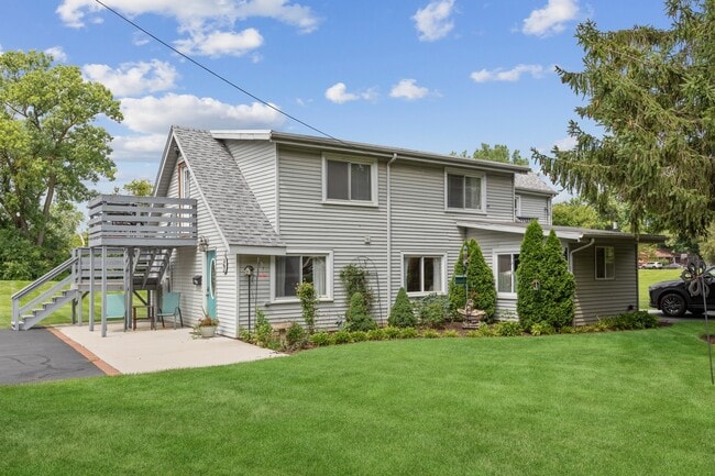 Primary Photo - 300 Pauline Ave