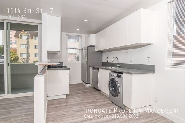 Building Photo - 1114 6th St