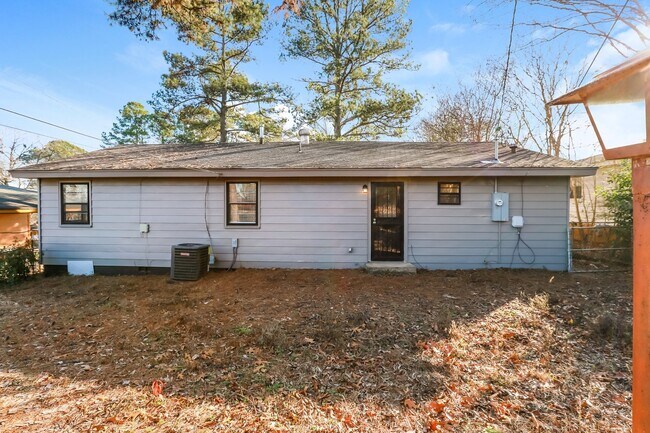 Building Photo - 30 Eaton Dr