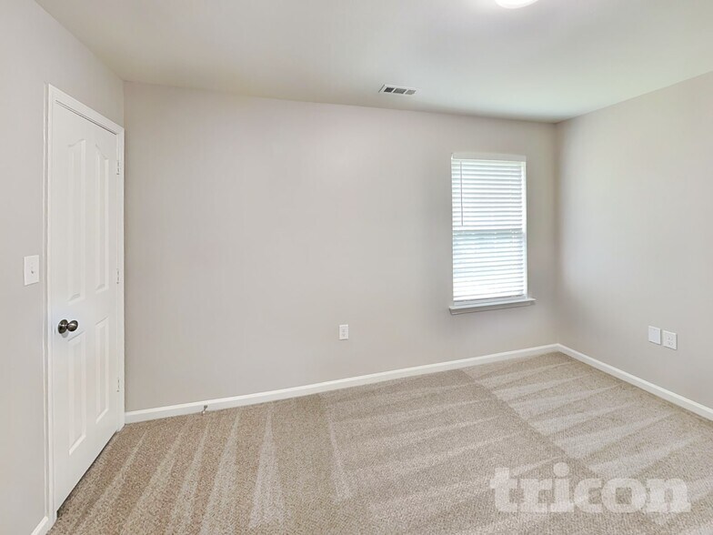 Building Photo - 311 Lind Point Ln