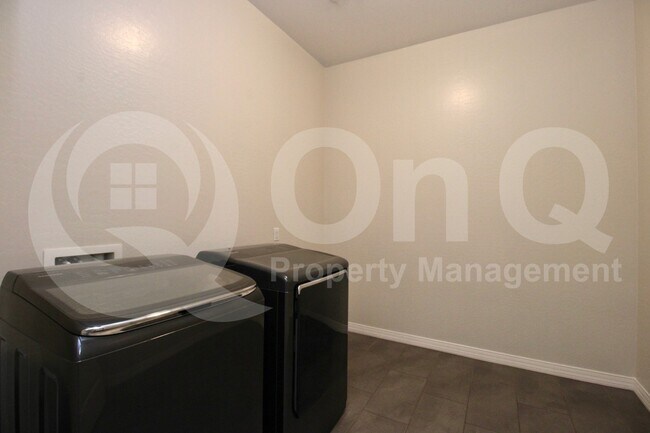 Building Photo - 3469 E Orleans Dr