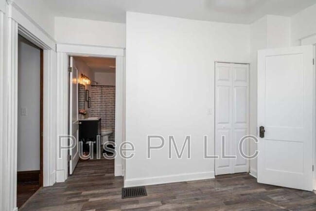 Building Photo - 2730 Dakota Ave