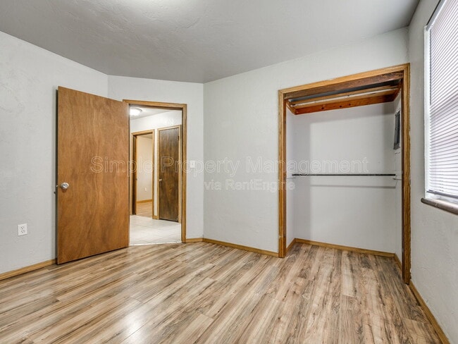 Building Photo - 1802 S Dille Ave