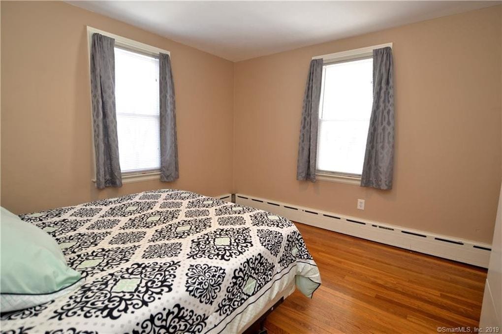 Building Photo - 85 Kneen St