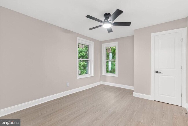 Building Photo - 4956 Baynton St