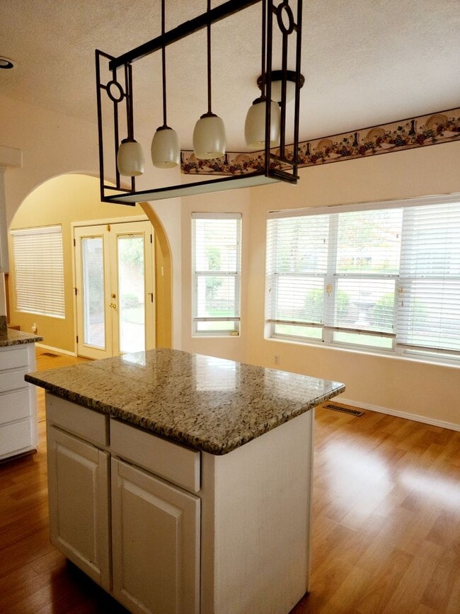Building Photo - academy west 3 bedooms 2,5 baths