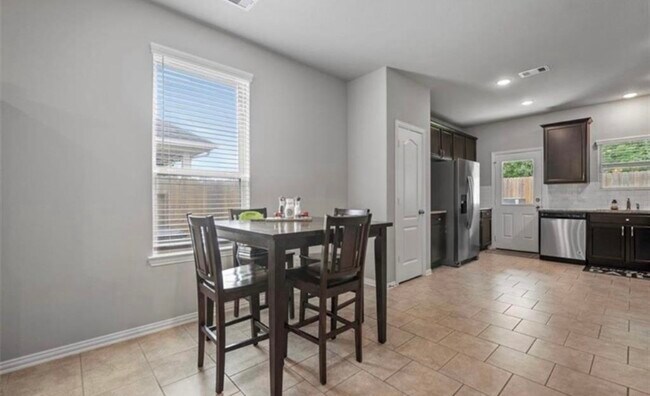 Building Photo - 31606 Heguy Pass