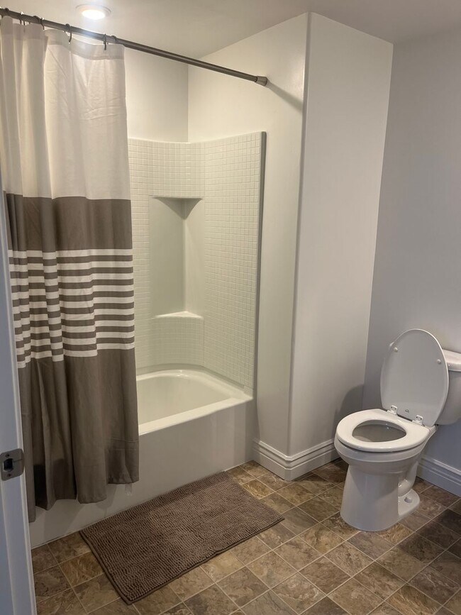 Building Photo - Spacious 3 Bedroom 2 Full Bath Condo with Stunning Views and Energy Savings