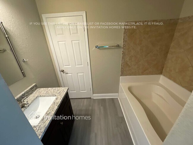 Building Photo - 3837 Sally Ln