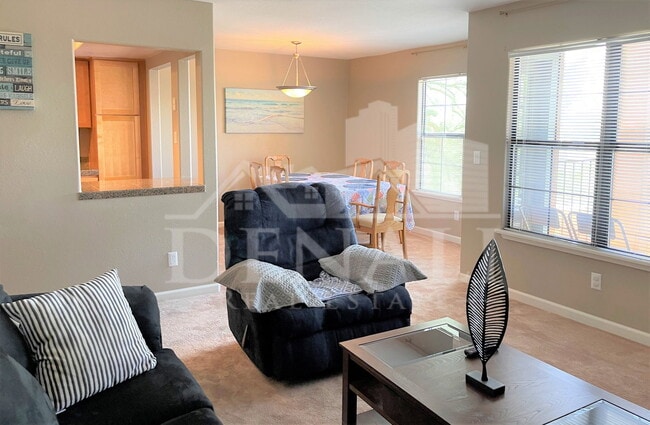 Building Photo - 6651 N Campbell Ave