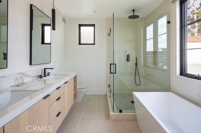 Building Photo - 422 Larkspur Ave