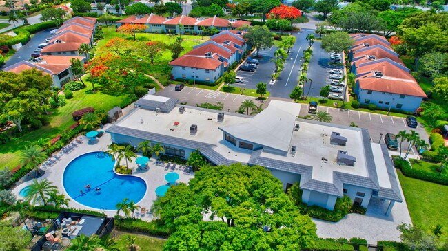 Building Photo - 6525 S Oriole Blvd