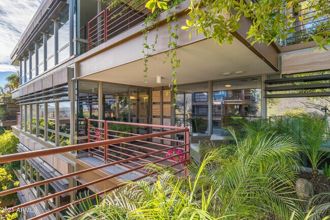 Building Photo - 7147 E Rancho Vista Dr