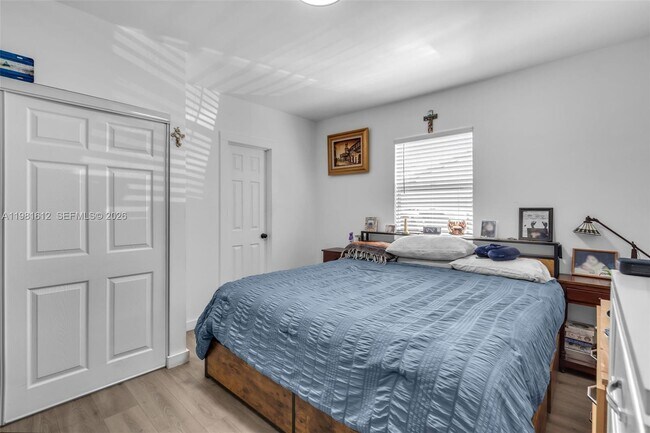 Building Photo - 3055 NW 23rd Ave