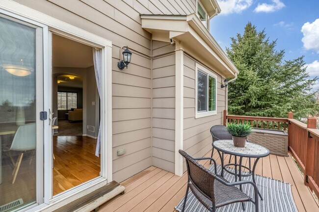 Building Photo - $0 DEPOSIT OPTION. BEAUTIFULLY MAINTAINED ...