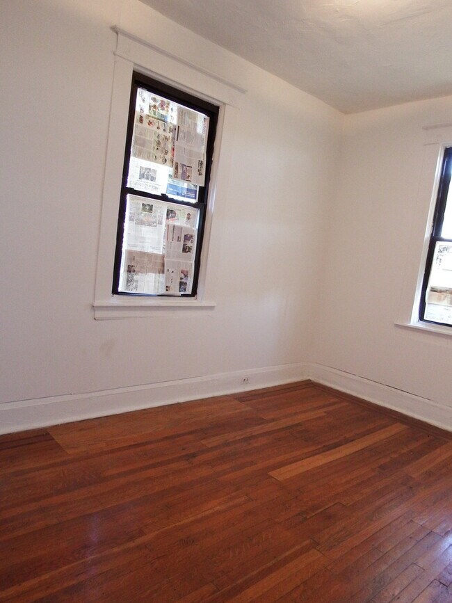 Building Photo - 2111 Park Ave