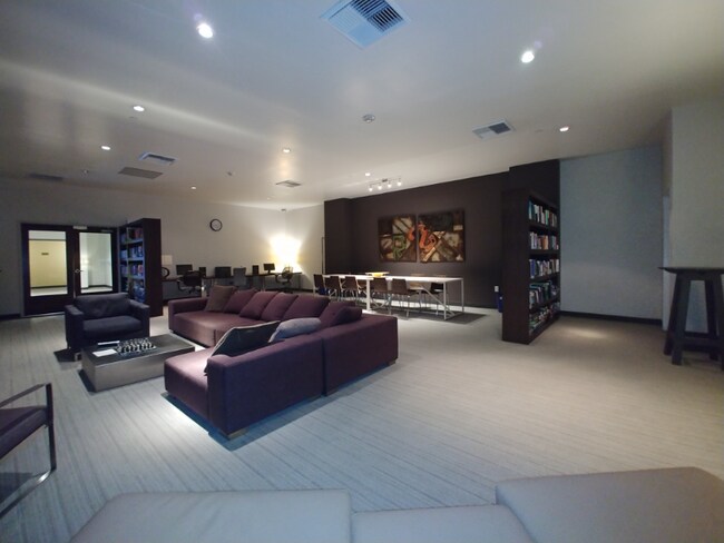 Building Photo - 255 N Sierra St