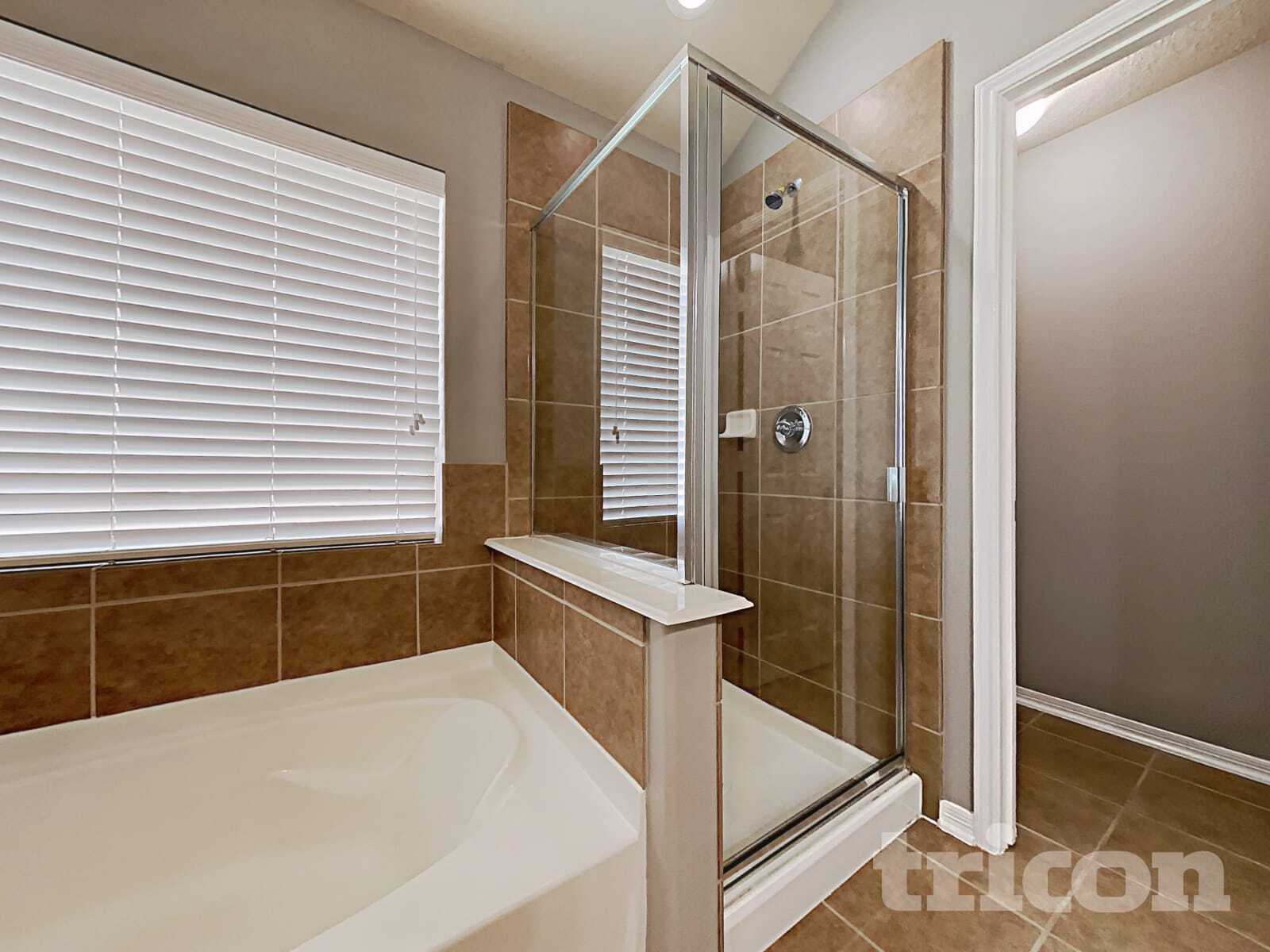 Building Photo - 24718 Lakecrest Creek Dr