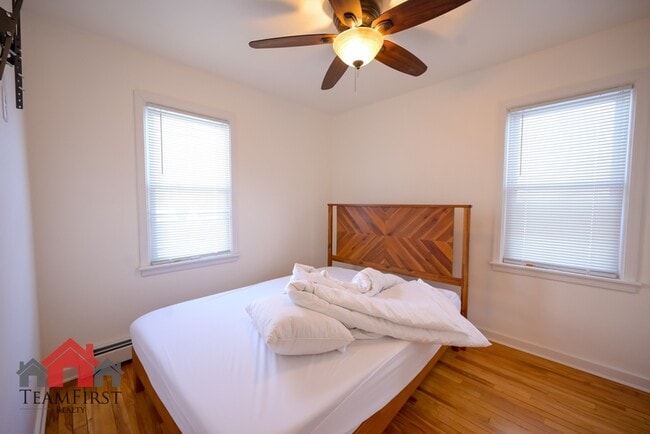 Building Photo - 1135 S Ridge Rd