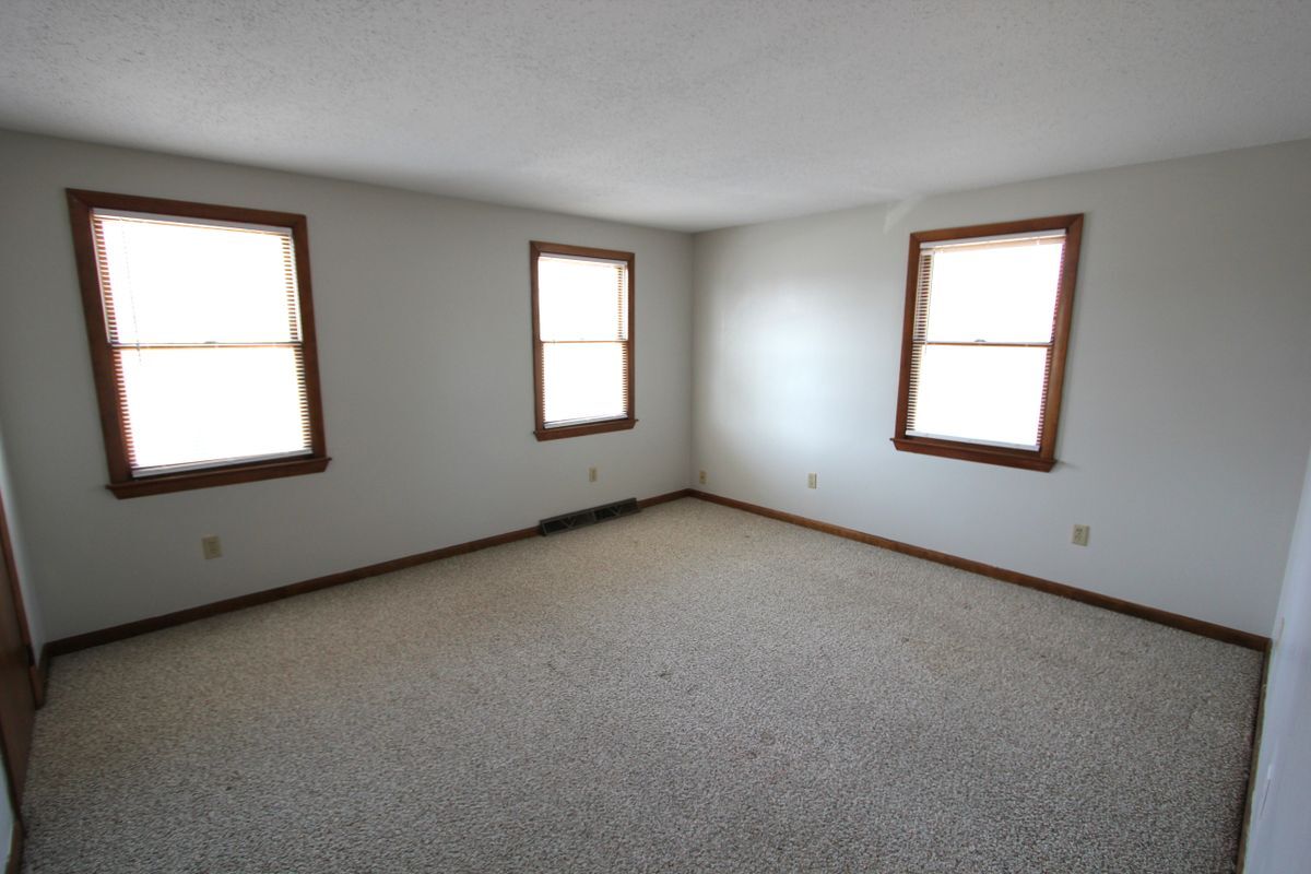 Building Photo - 21 Moore Ave