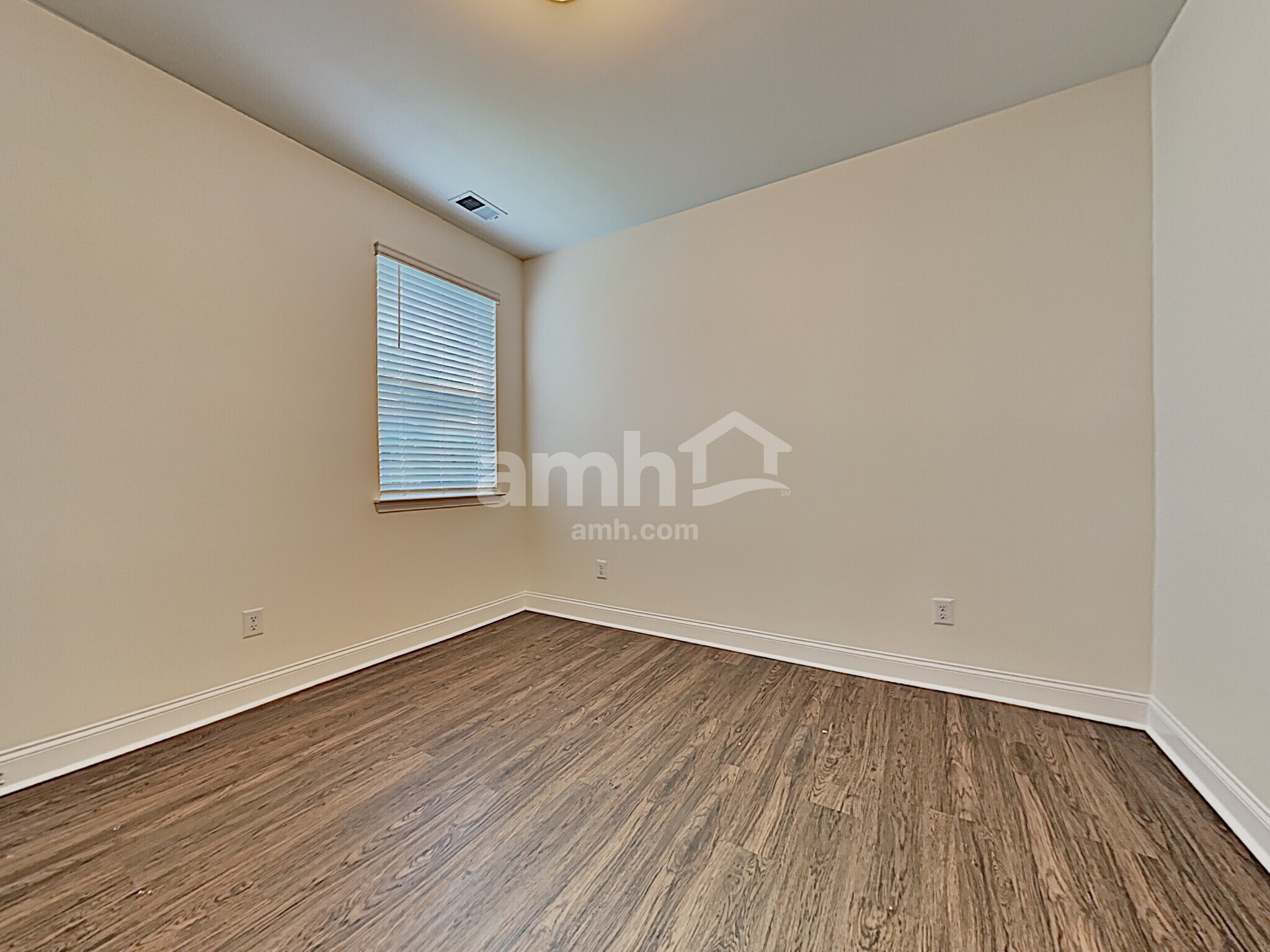 Building Photo - 136 Sweet Gum Dr