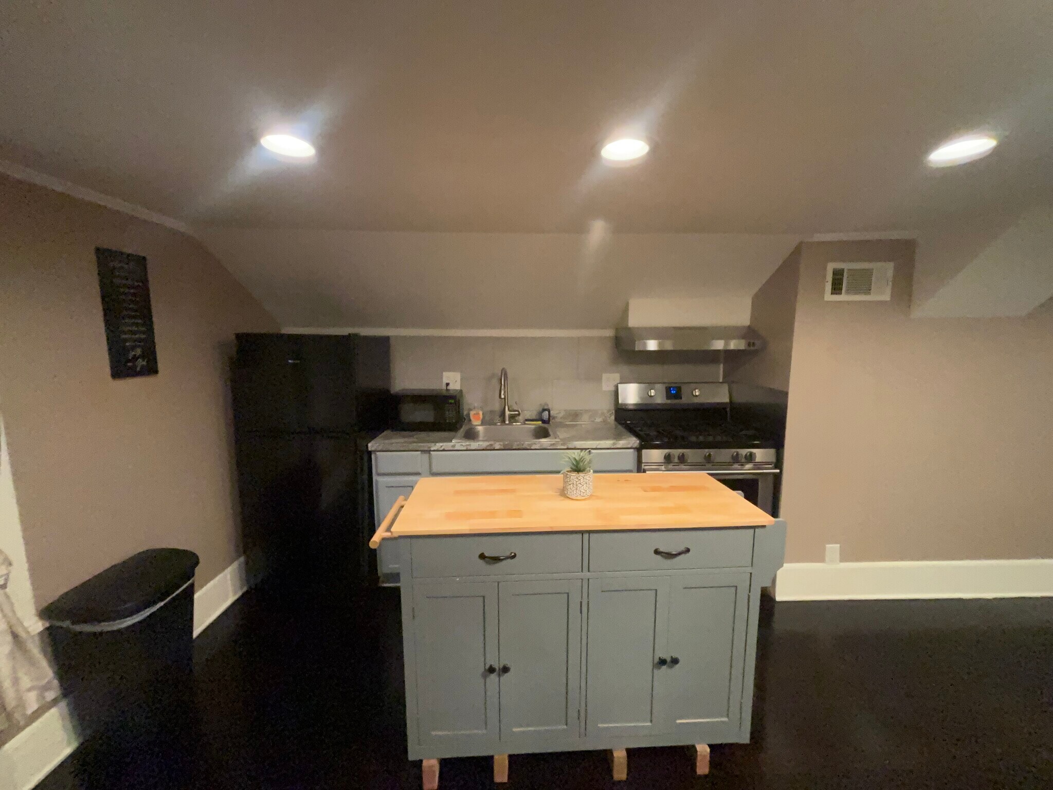 Building Photo - 104 Nouveau Ln