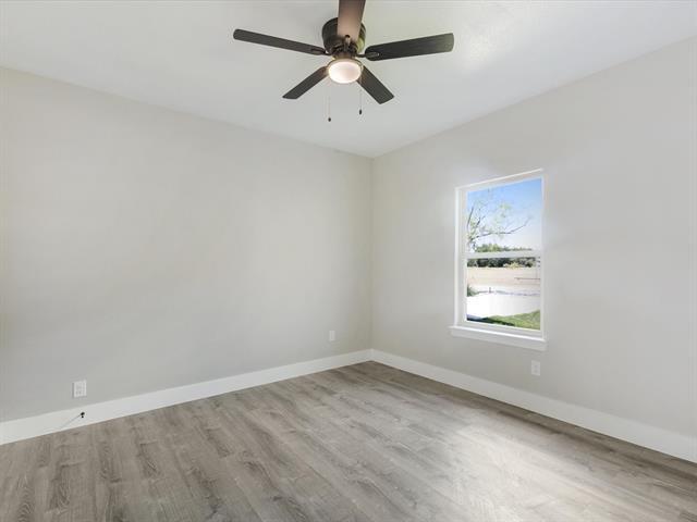 Building Photo - 2411 Mercedes St