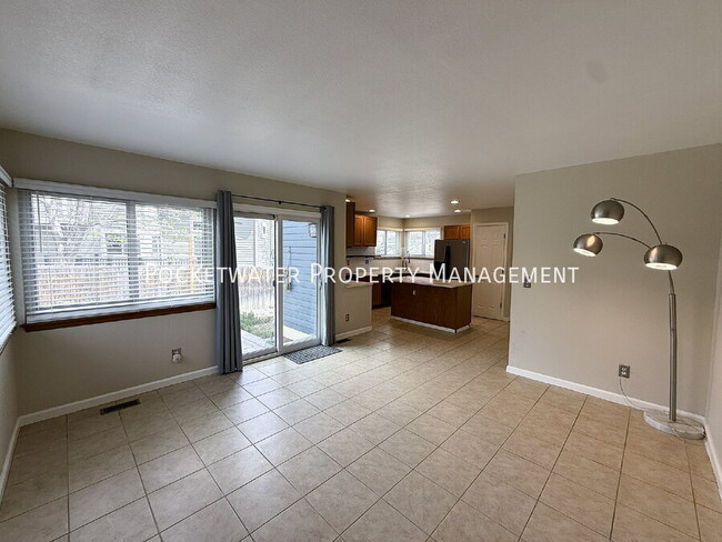 Building Photo - 575 Spruce Cir