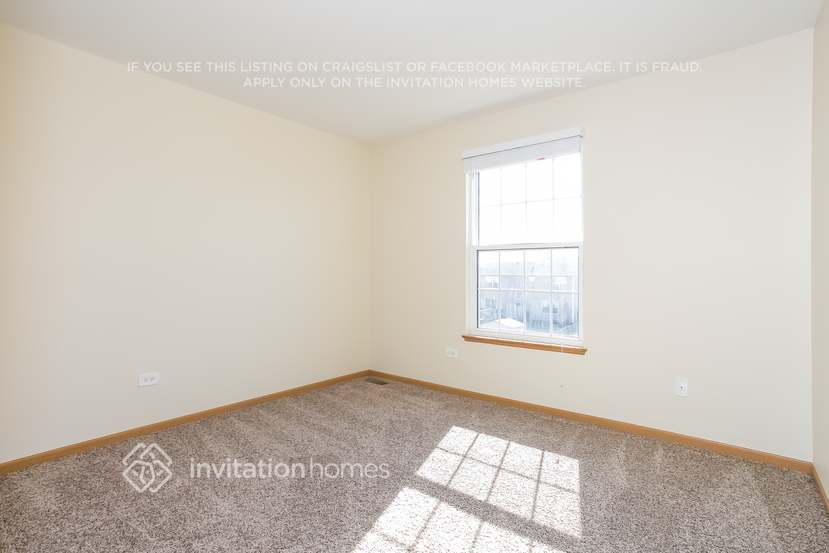 Building Photo - 4747 W Tulip Ave