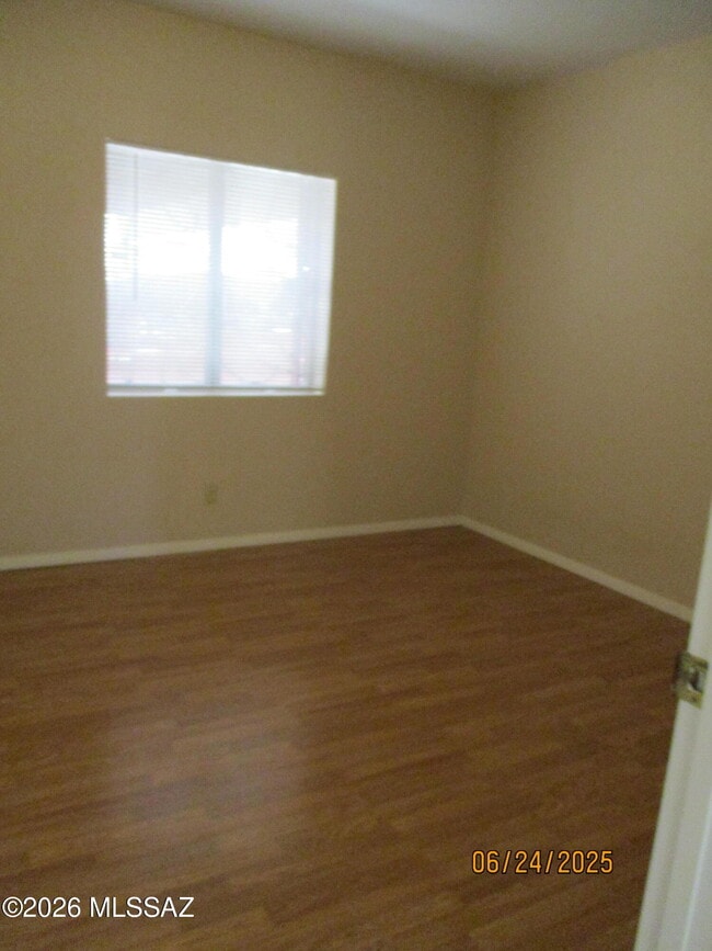 Building Photo - 8134 E Daniella Ln