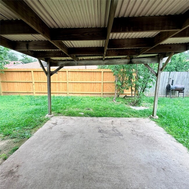 Building Photo - 16914 Summer Dawn Pl