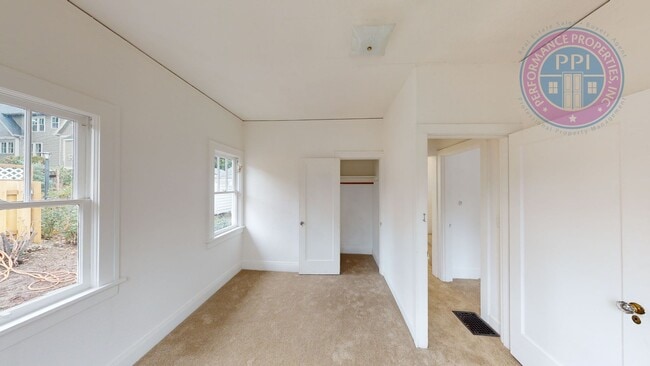 Building Photo - 43 Ladd St