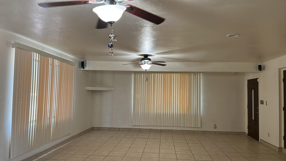 Building Photo - 1175 Avenida Gandara