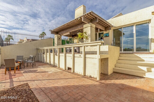 Building Photo - 2529 N Miller Rd