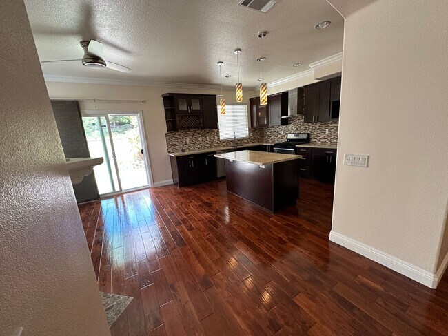 Building Photo - Single Story 3 Bedrooms in Temeku Hills