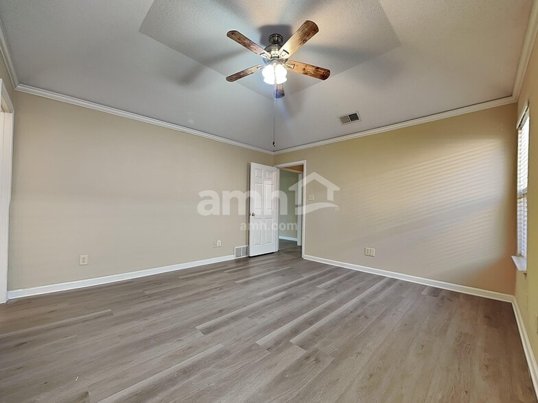 Building Photo - 1326 Siskin Dr