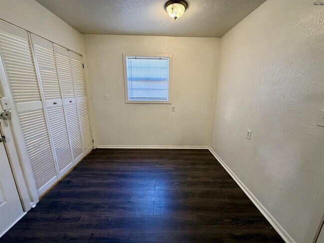 Building Photo - 3017 McGaha Ave