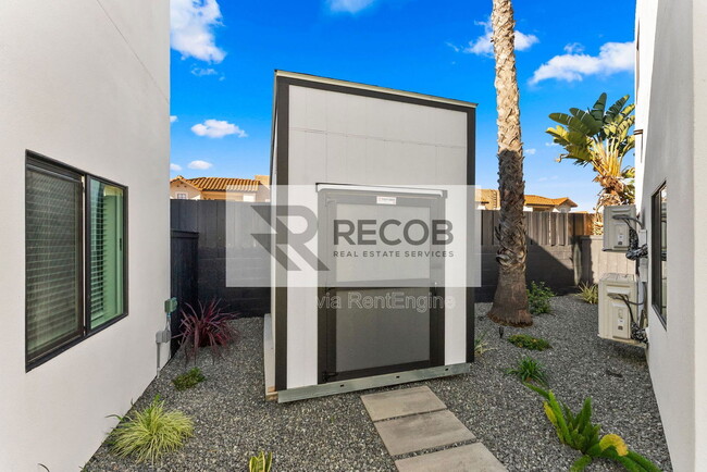 Building Photo - 8353 Ivory Coast Dr