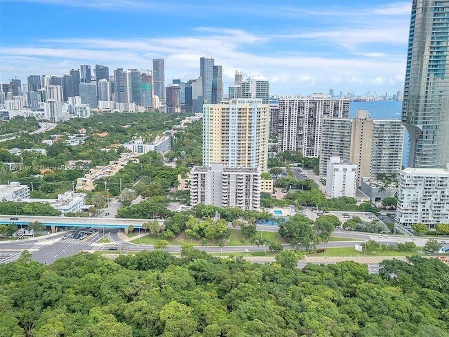 Building Photo - 2501 Brickell Ave