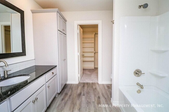 Building Photo - 2525 137th St