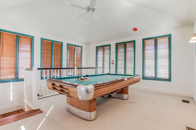 Building Photo - LUXURY 4-BEDROOM IN ALAMO HEIGHTS