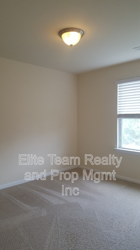 Building Photo - 11190 Bridgewater Dr