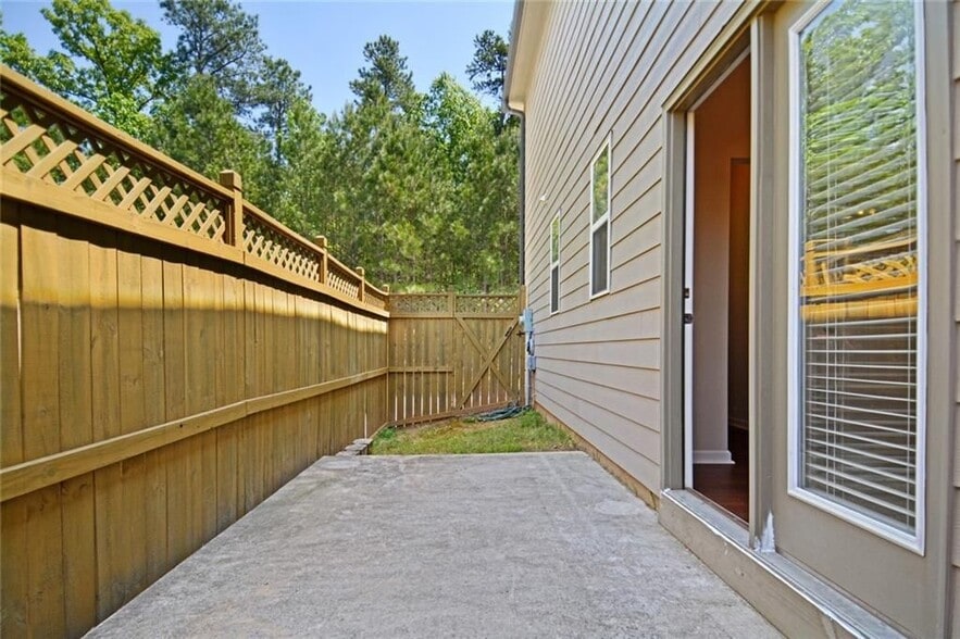 Building Photo - 740 Village Field Ct NW