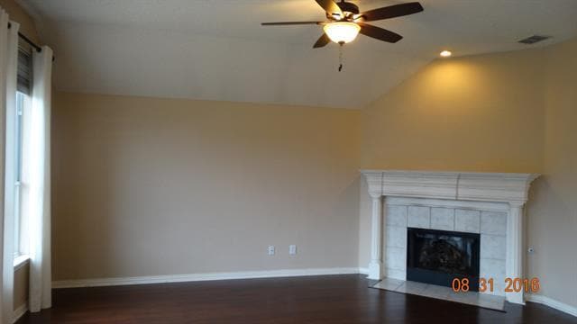 Building Photo - 8026 Palisades Dr